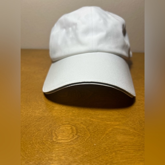 Lululemon Hat Cap Womens Strap Back White Running Jog Cycling Walk Pride Gym - Picture 3 of 14